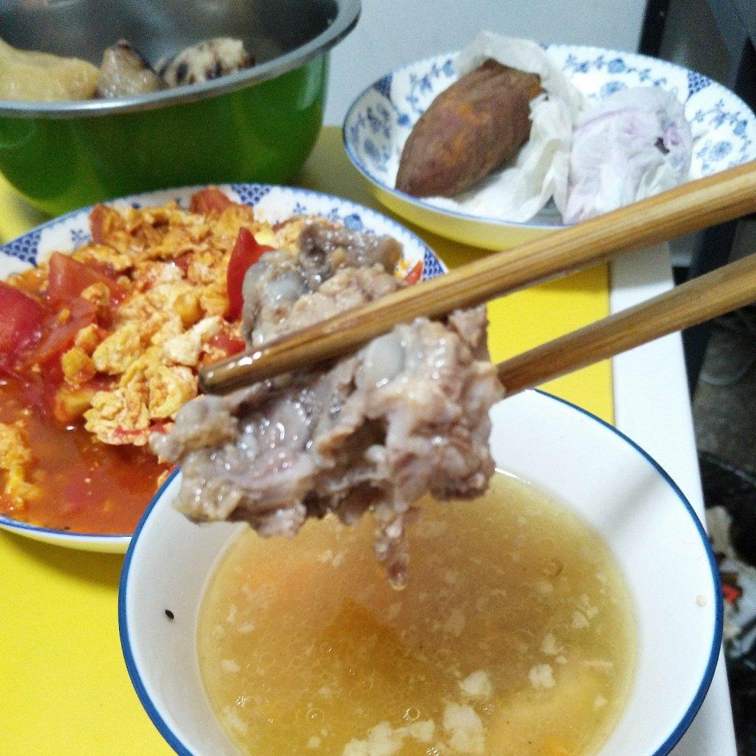 【电饭煲土豆焖排骨】