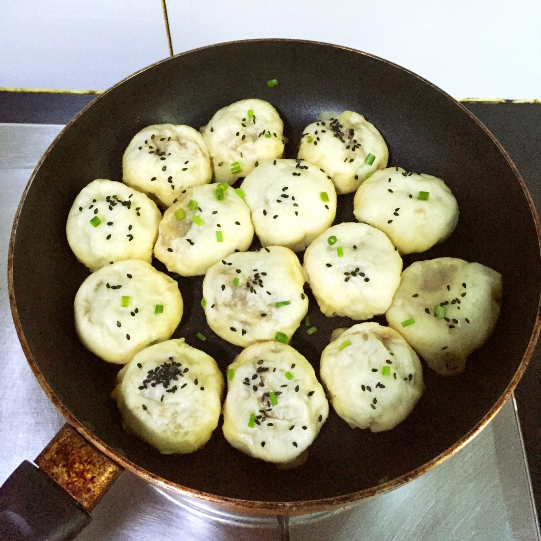 鲜虾猪肉生煎包（一定要看视频哟~）