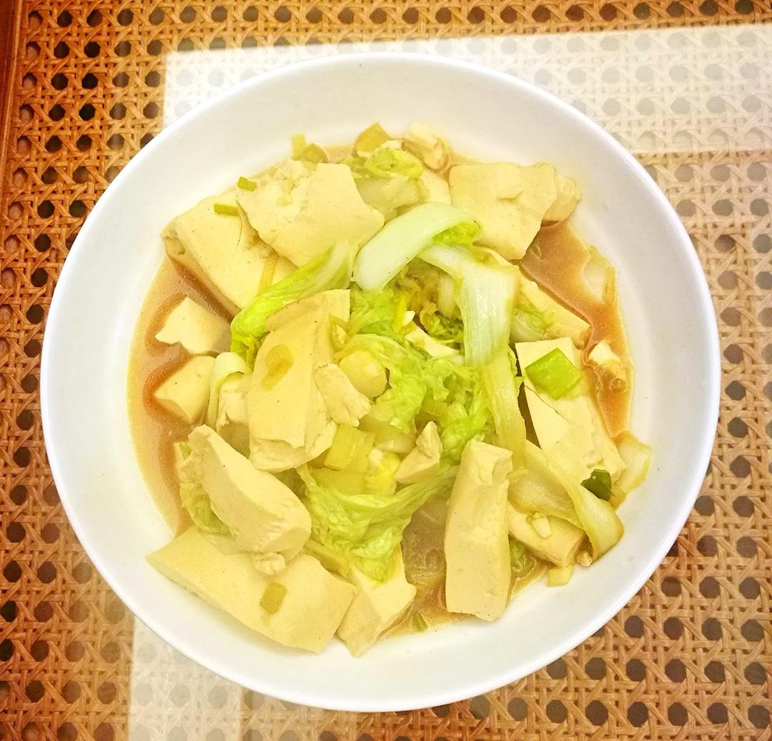 冬季家常菜：白菜炖豆腐