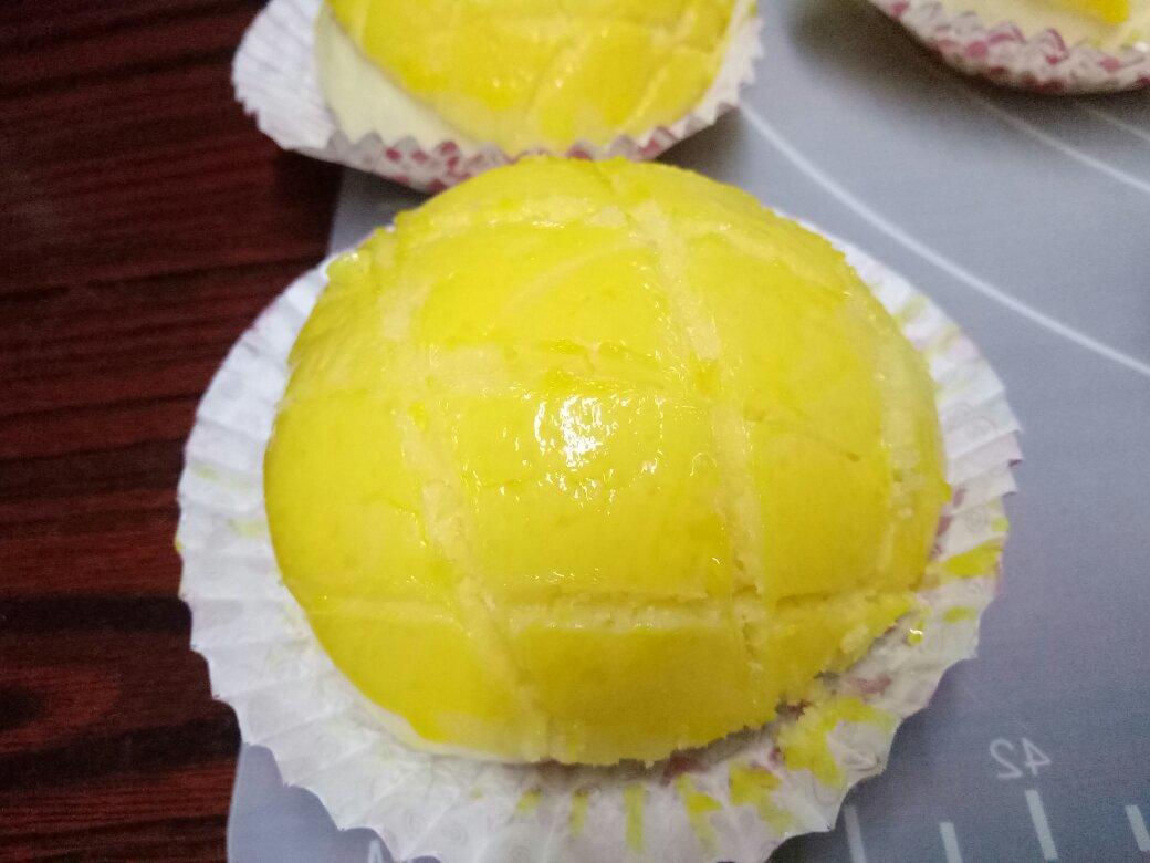 好吃到炸裂的港式菠萝包（附带制作酥皮的小视频）