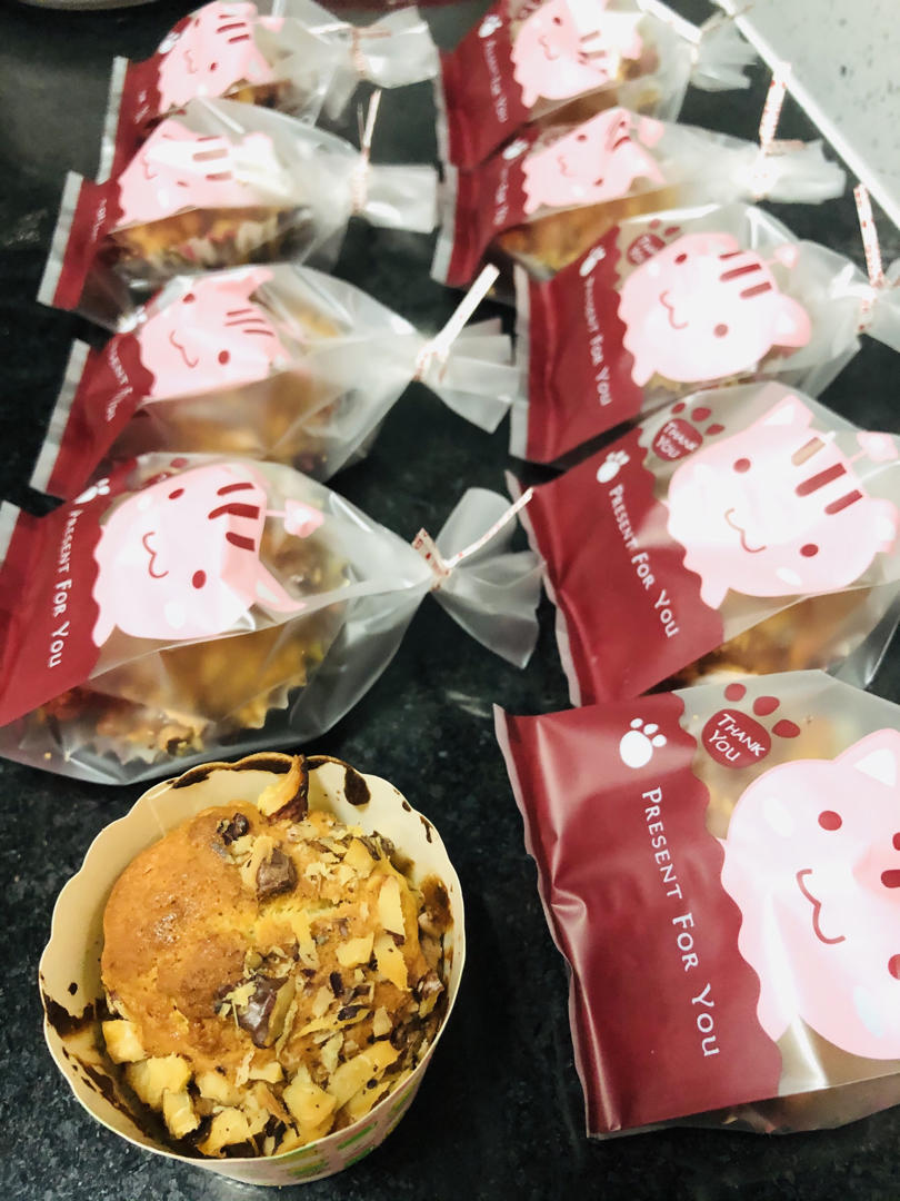 简简单单的香蕉核桃蛋糕（很香很香的咧）