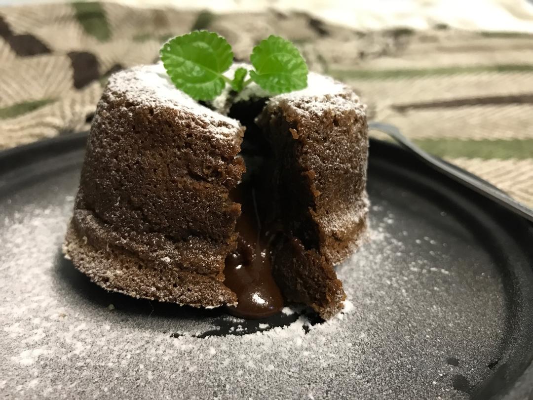巧克力熔岩蛋糕 Chocolate Molten Lava Cake