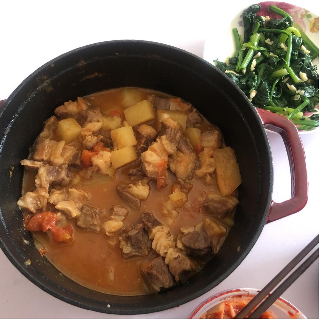 【番茄土豆炖牛腩】