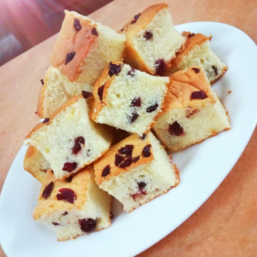 三娃娘亲做的蔓越莓酸奶蛋糕