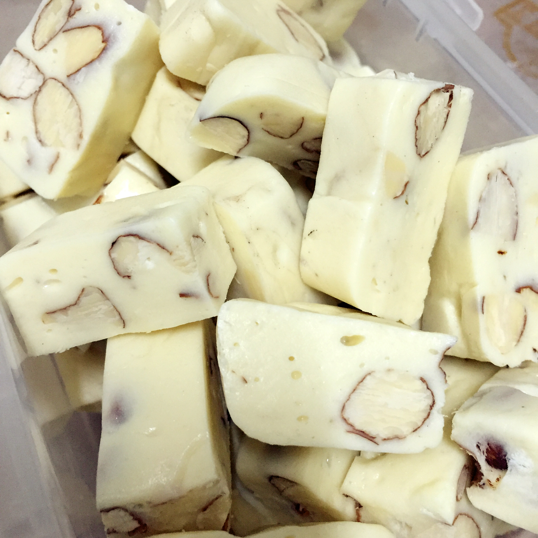 手工杏仁牛轧糖（三种口味）