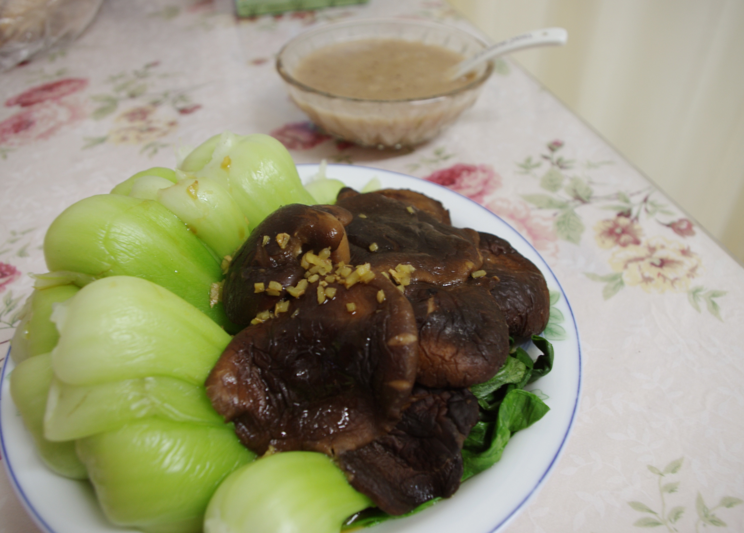 浇汁香菇油菜