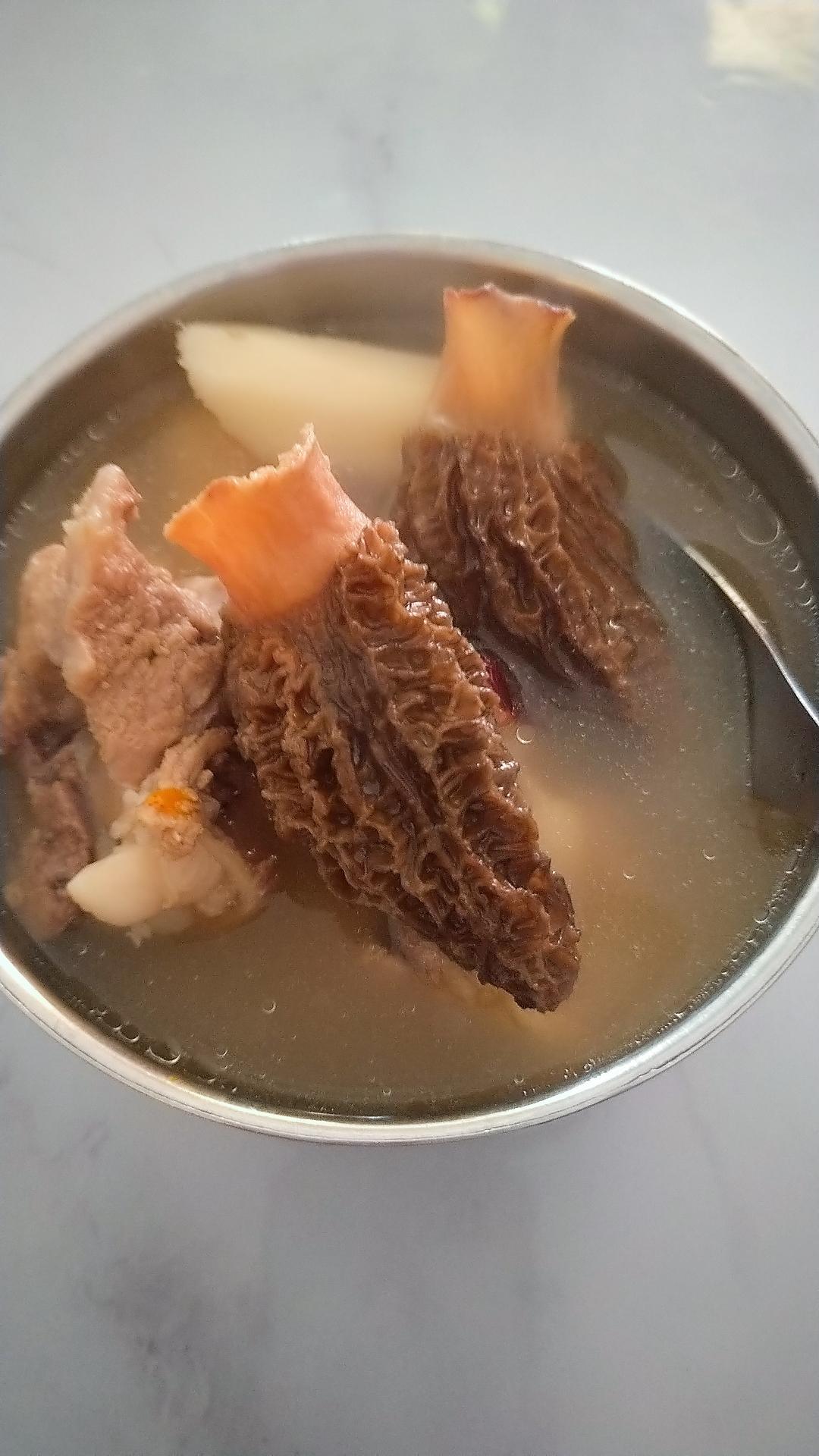 羊肚菌淮山煲猪骨