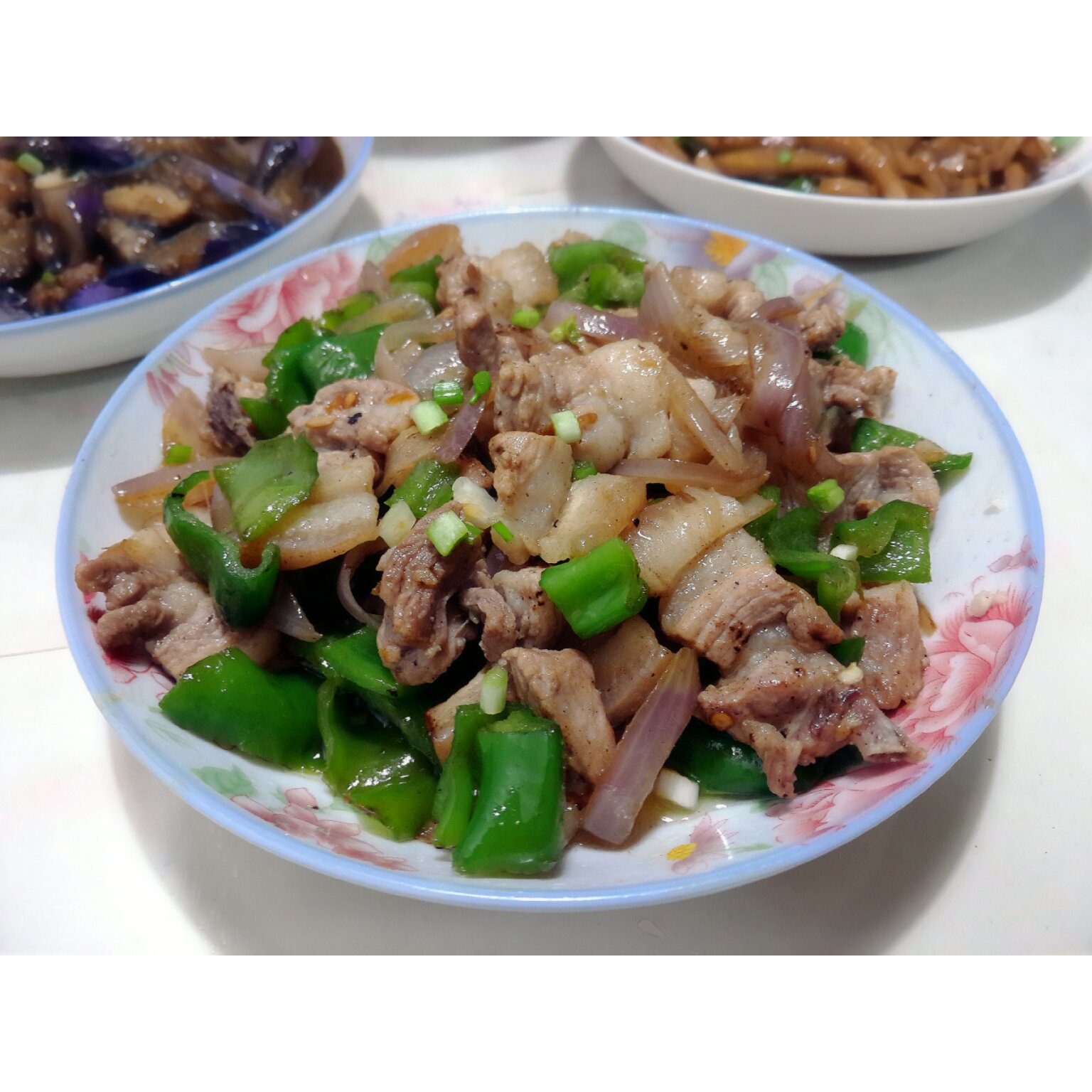 洋葱炒五花肉