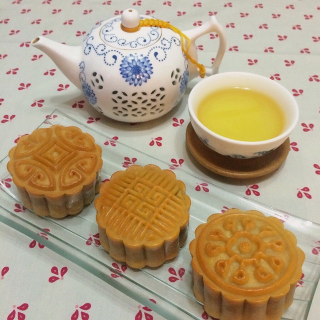 广式月饼—蛋黄莲蓉月饼