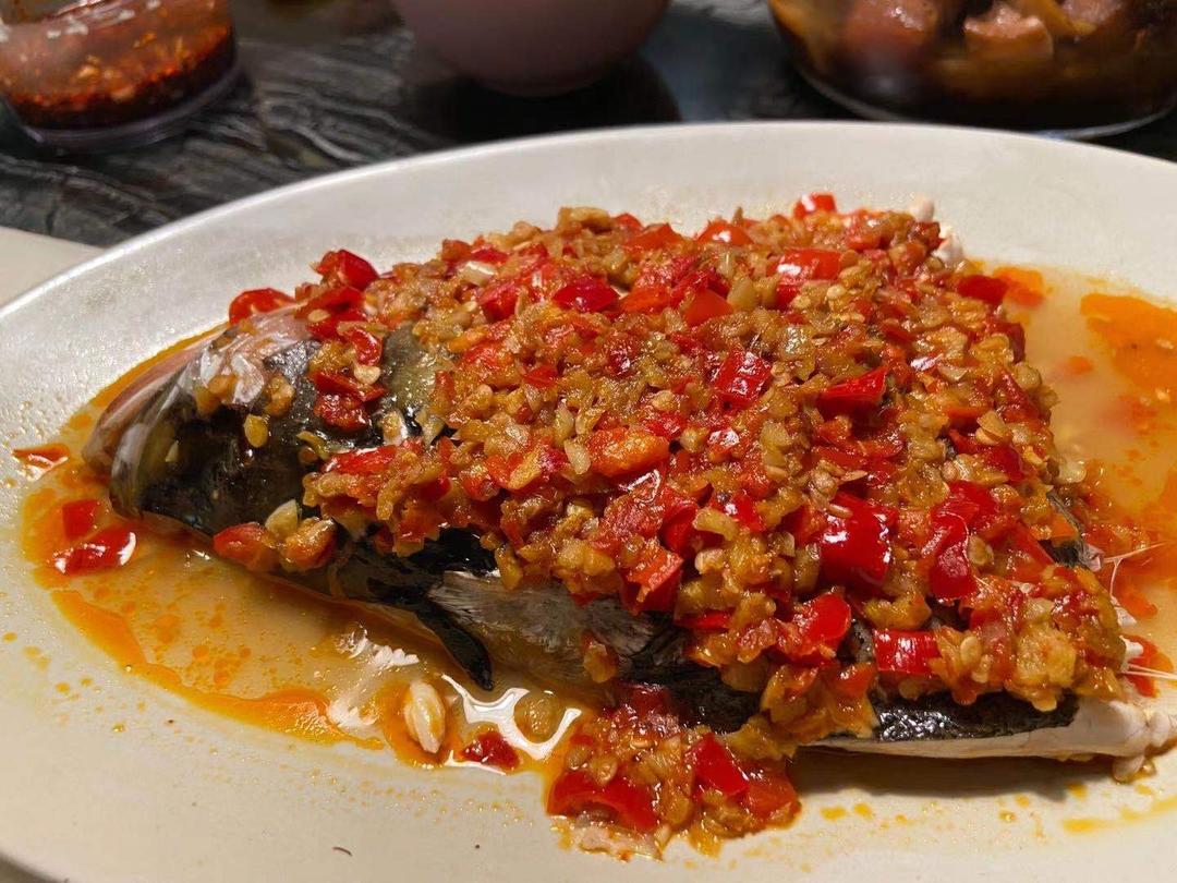 剁椒鱼头 | 辣气十足，附自制剁椒详细做法