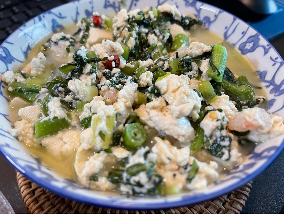 茼蒿小豆腐一五分钟美食