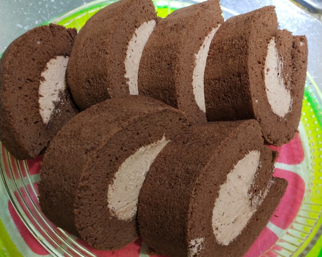 初学者毛巾面巧克力奶油卷蛋糕（可可粉，香草精）的做法 步骤25