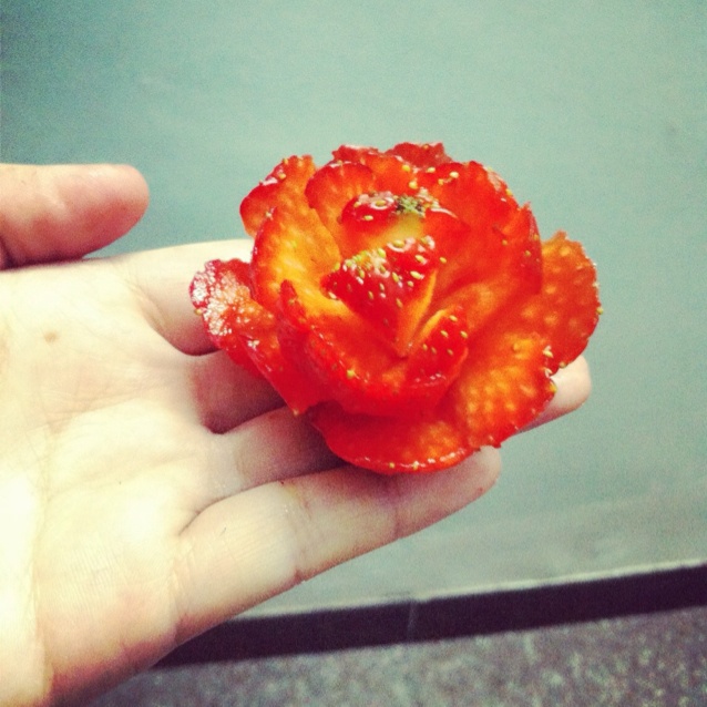 草莓玫瑰花