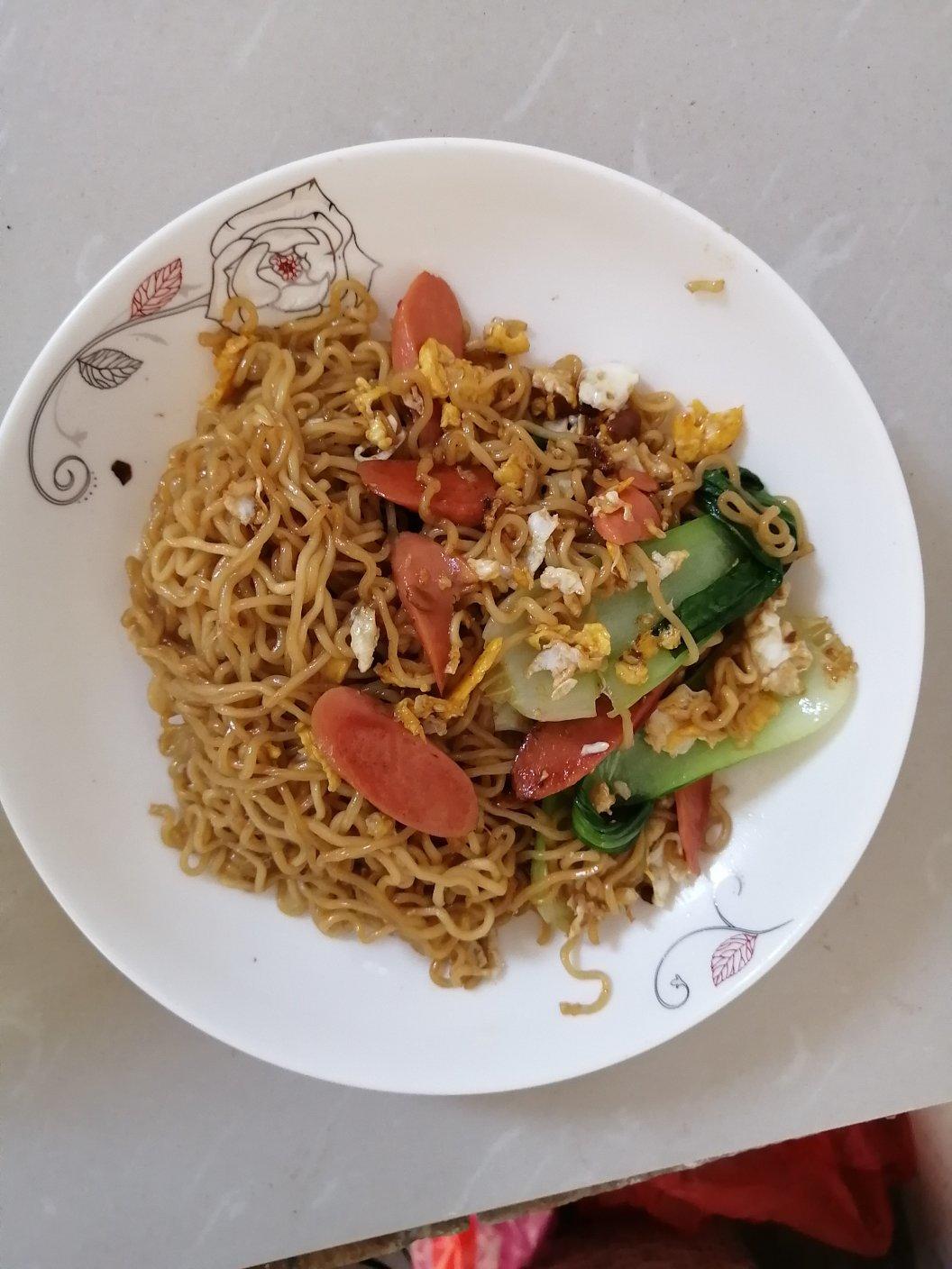 🍜泡面神仙吃法❗️巨销魂的鸡蛋火腿炒泡面