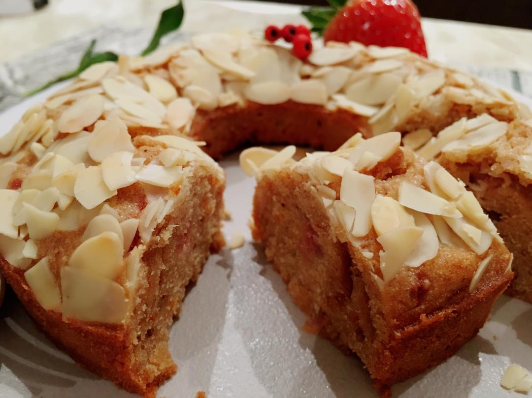 圣诞风—草莓杏仁蛋糕