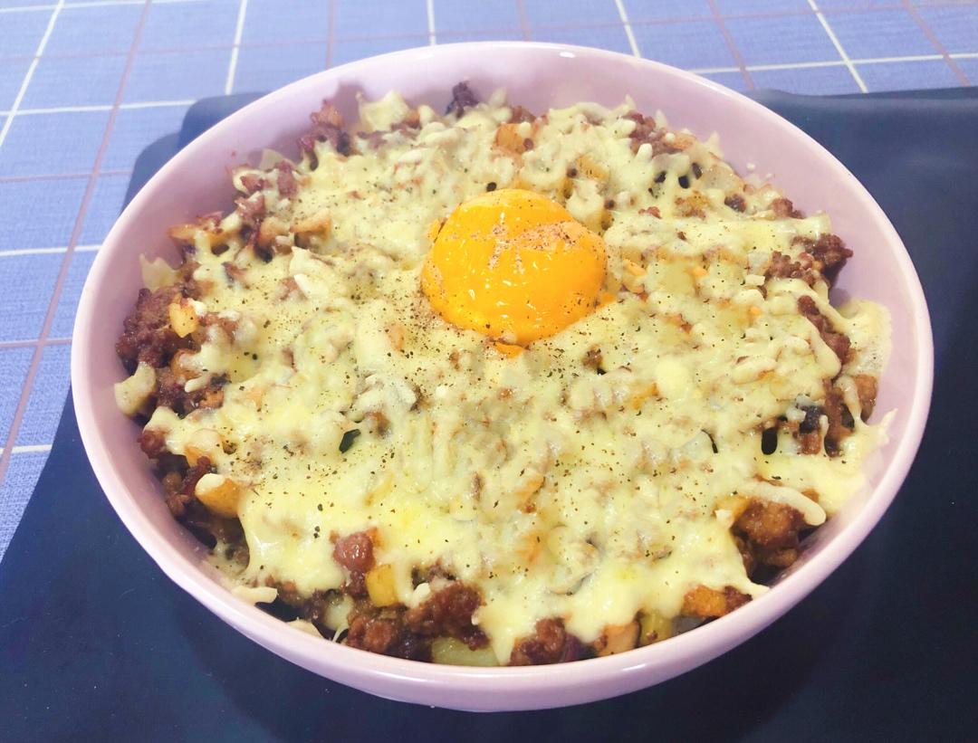 咖喱牛肉蘑菇芝士焗饭