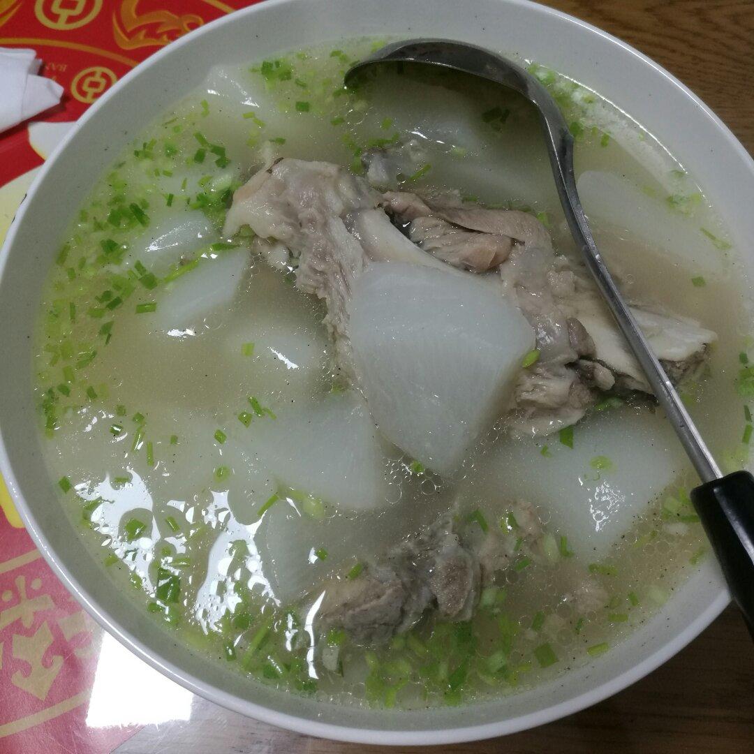 棒骨萝卜汤