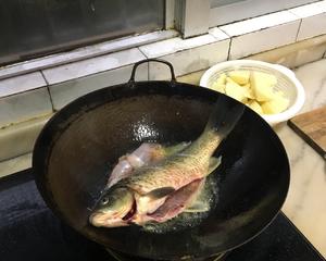 黄焖鱼的做法 步骤2