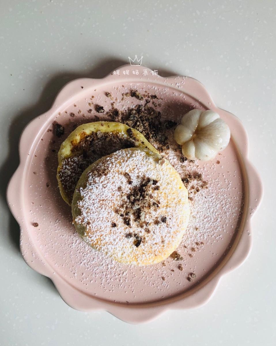 视频【小魔女同款舒芙蕾厚松饼】吃完会飞的儿童节早餐来了