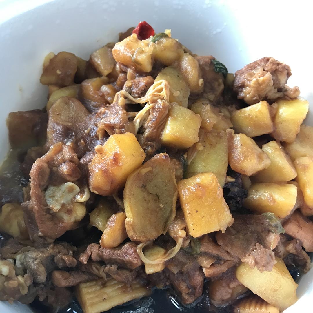 土豆炖鸡块