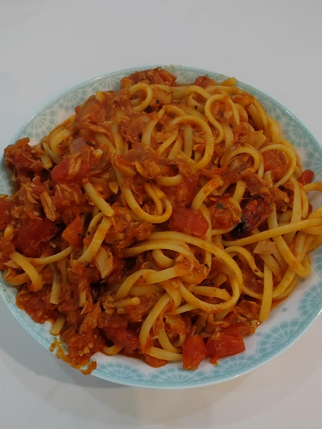 简易快手一人食🍝番茄金枪鱼意面