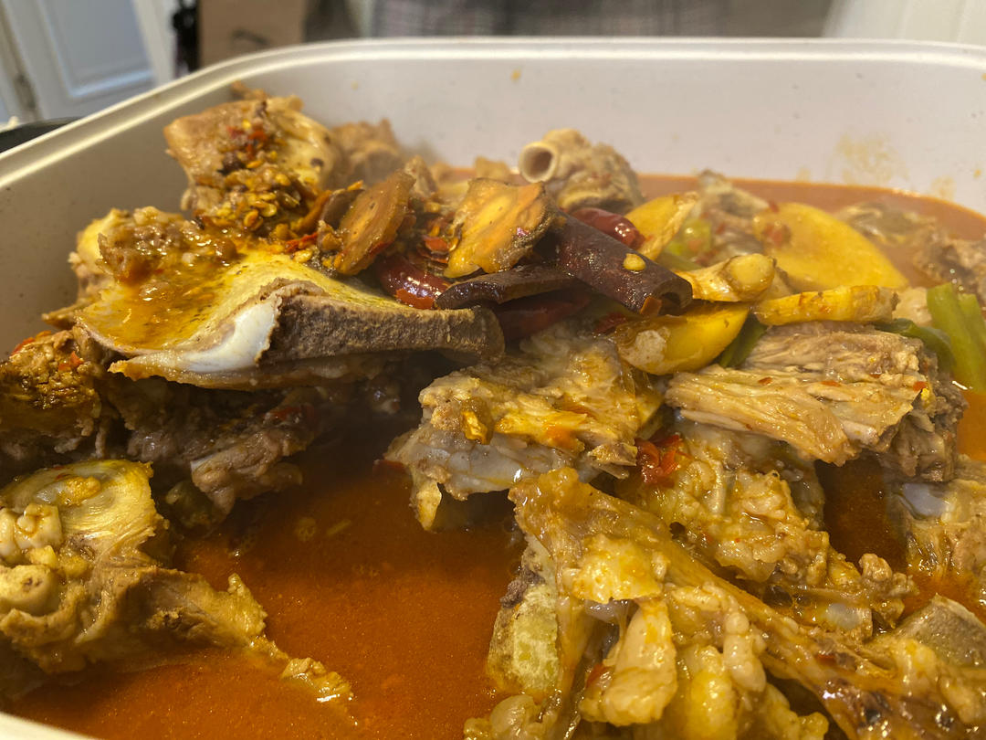 超简单超好吃！家庭版羊蝎子火锅来啦！