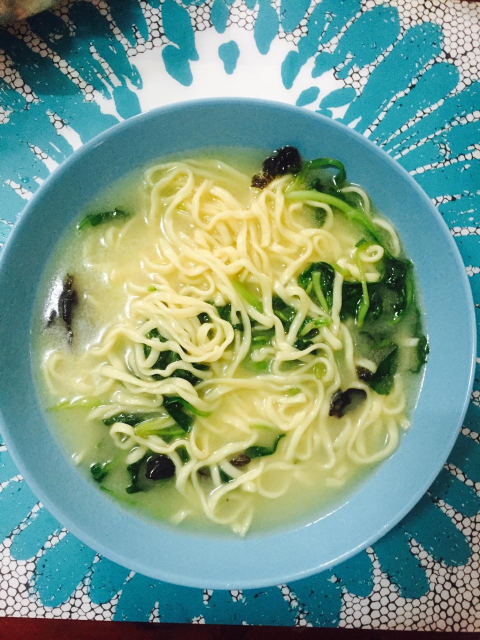 绿豆沙蛋黄冰皮月饼