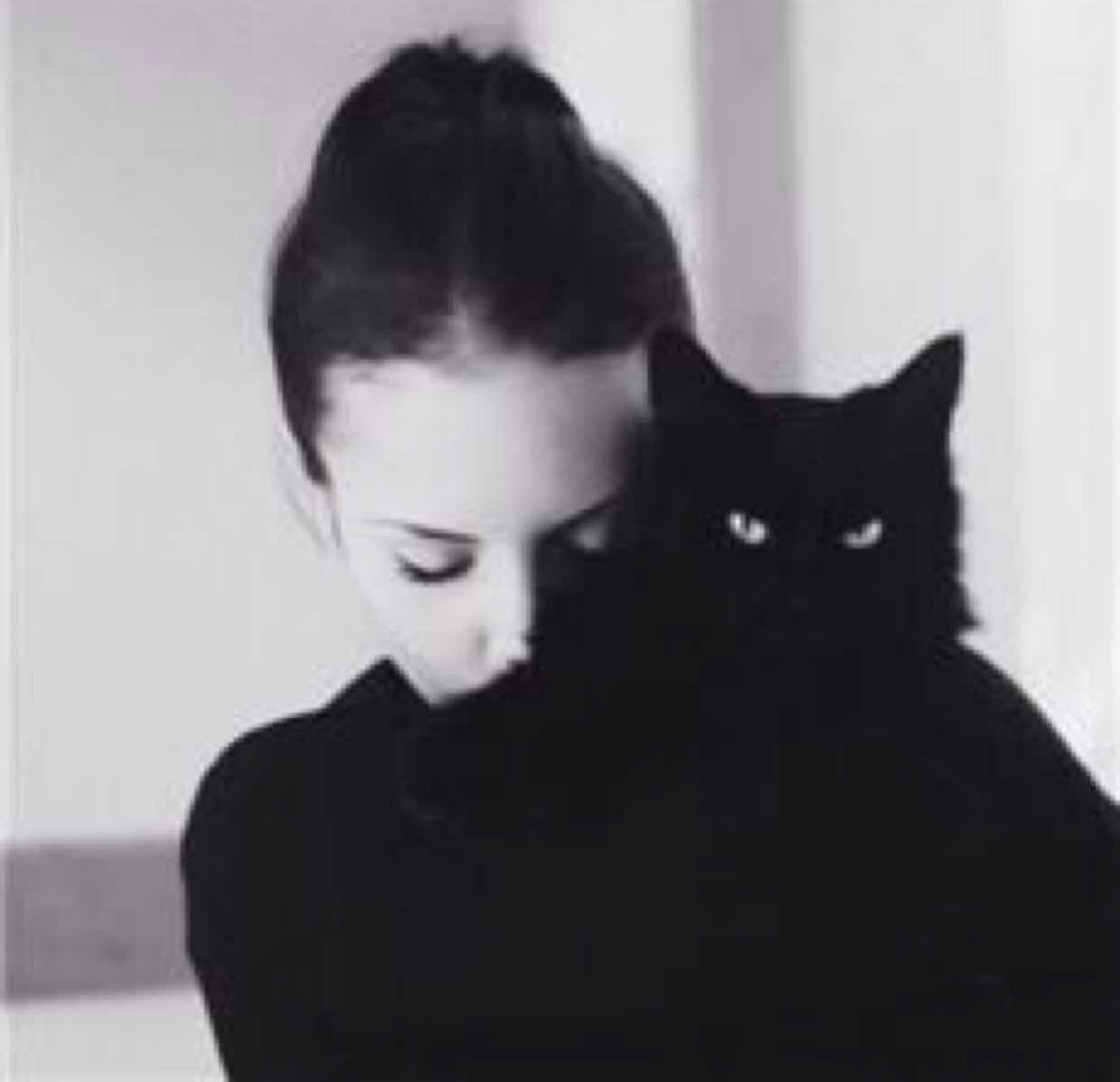 很庆幸我们的爱只深不淡