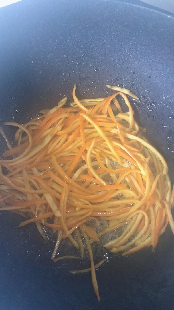 变废为宝 做个提神醒脑的柠檬皮糖 😊