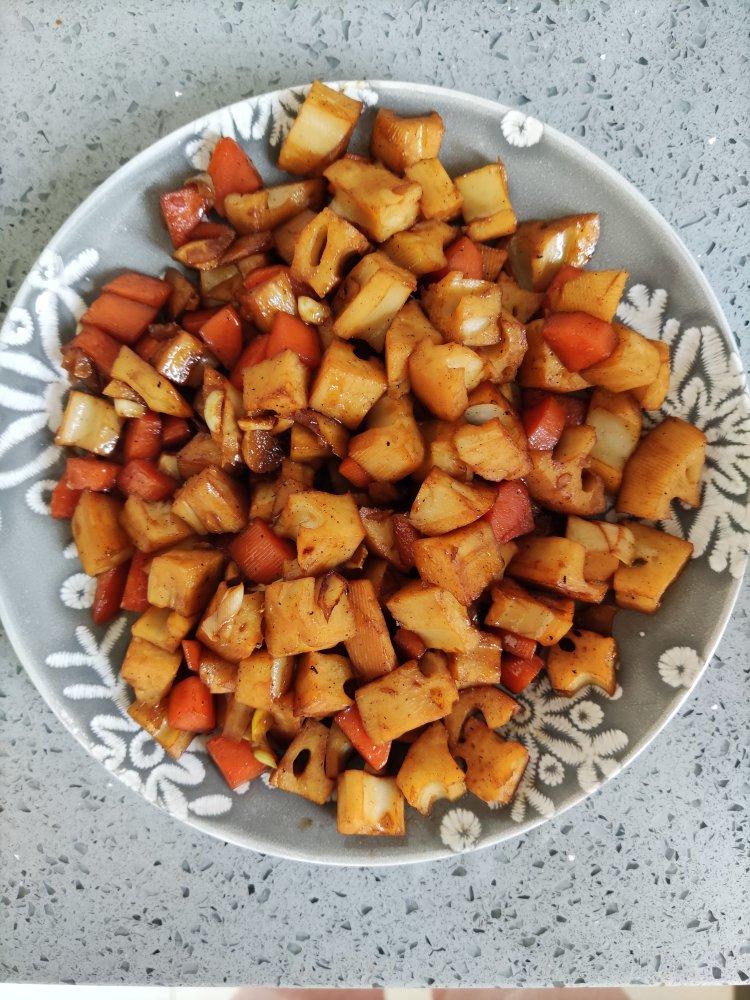 家常快手菜小炒藕丁真香