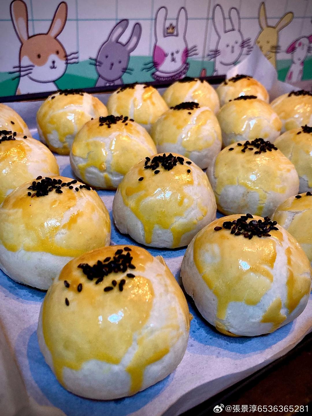 手工蛋黄酥（烫面法更省时省力哦）