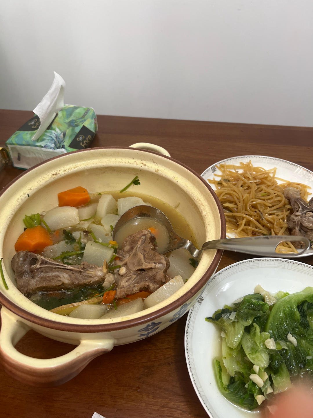 白汤羊蝎子炖萝卜