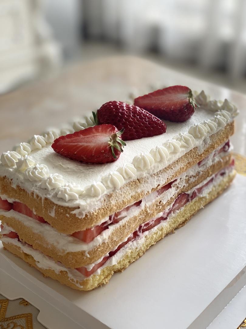 草莓城堡蛋糕
