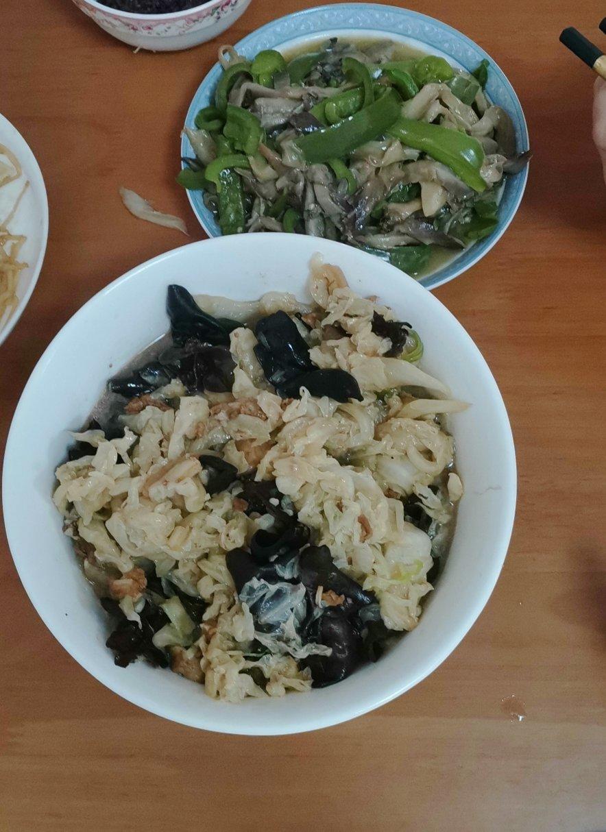 白菜木耳炒肉