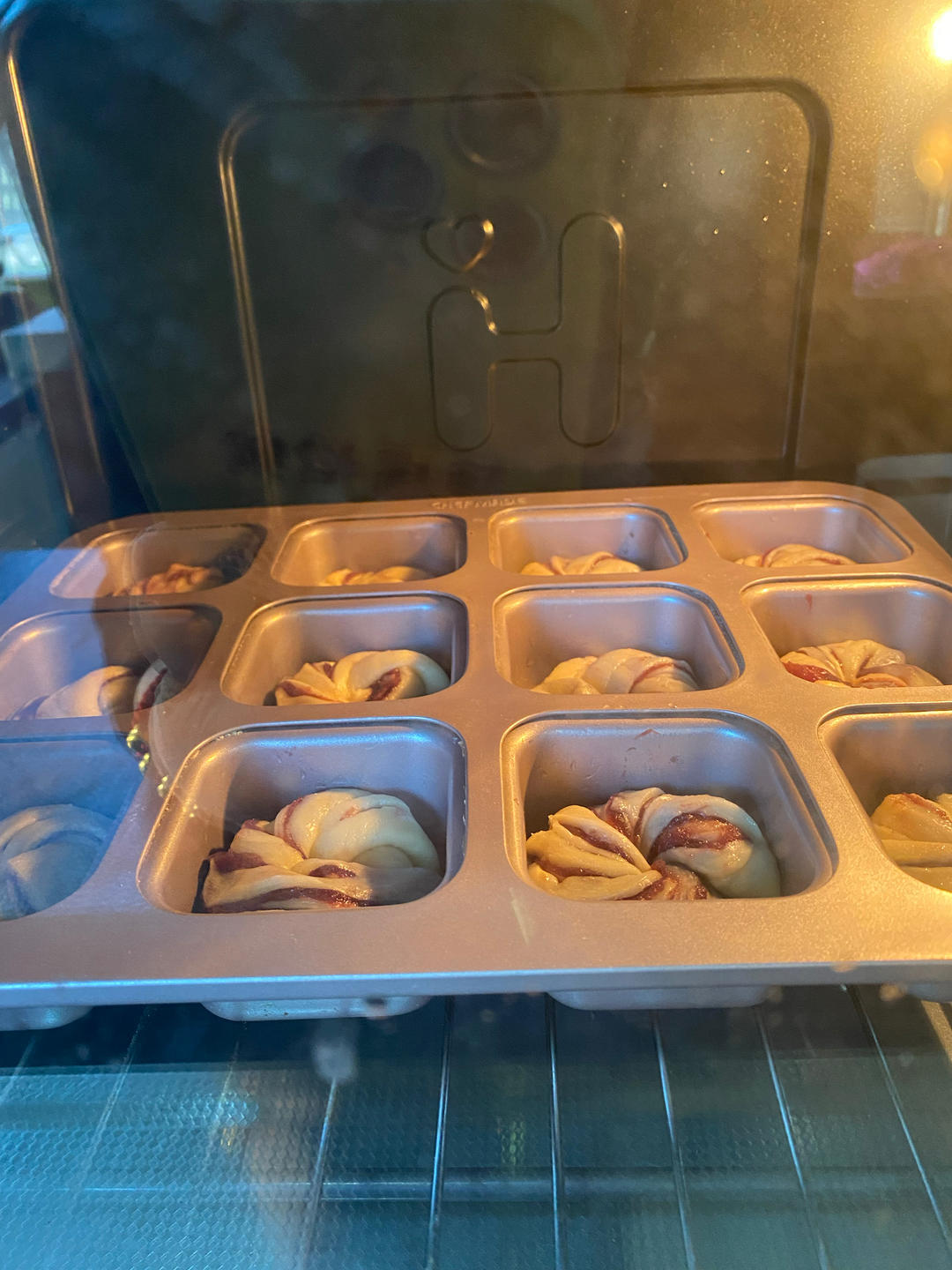 南瓜豆沙小方块面包