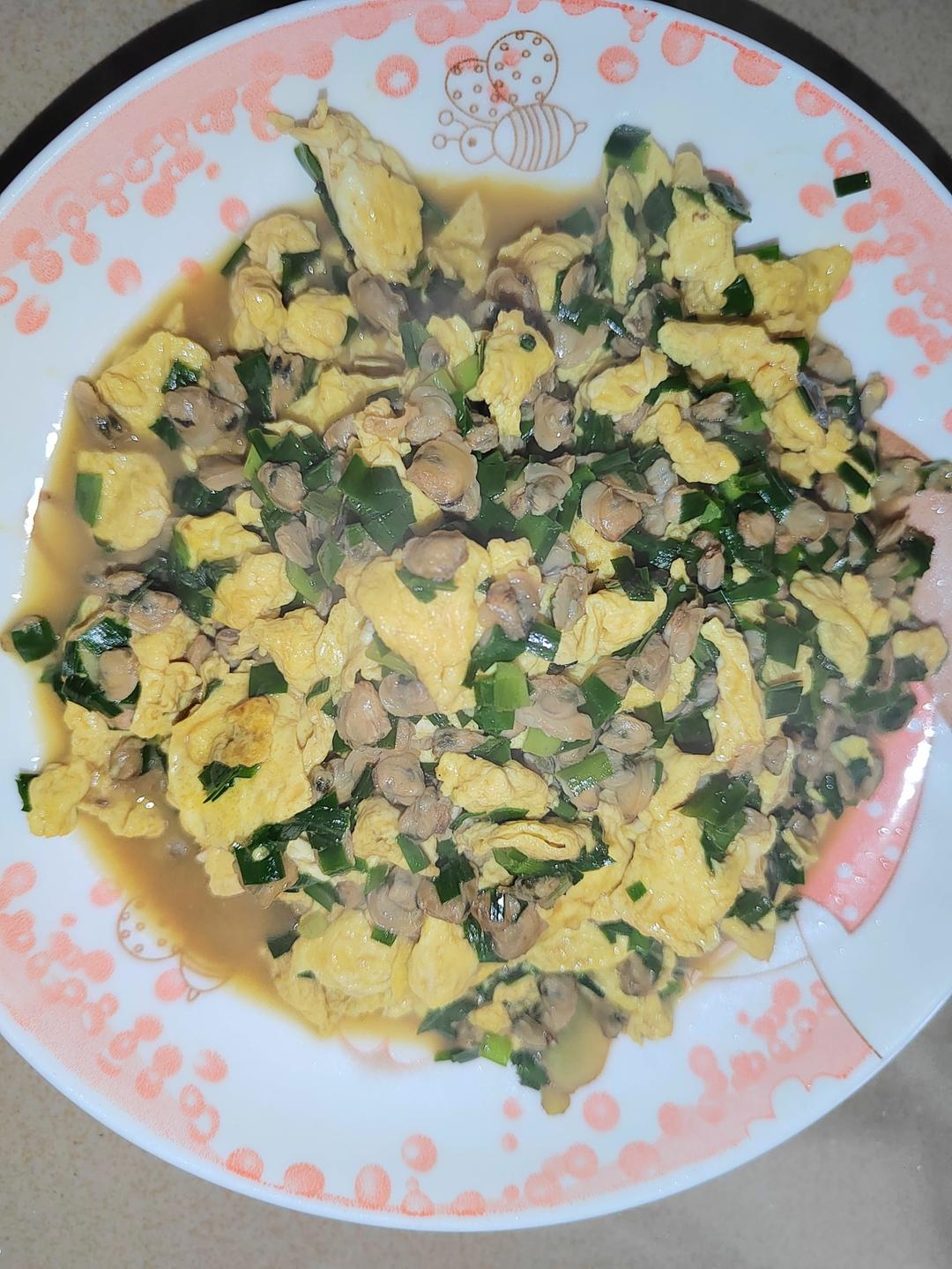 韭菜鸡蛋炒黄沙蚬肉