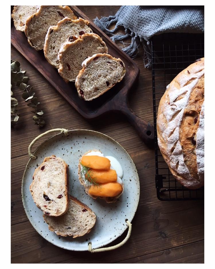 全麦核桃蔓越莓欧包（附整形详细手法）