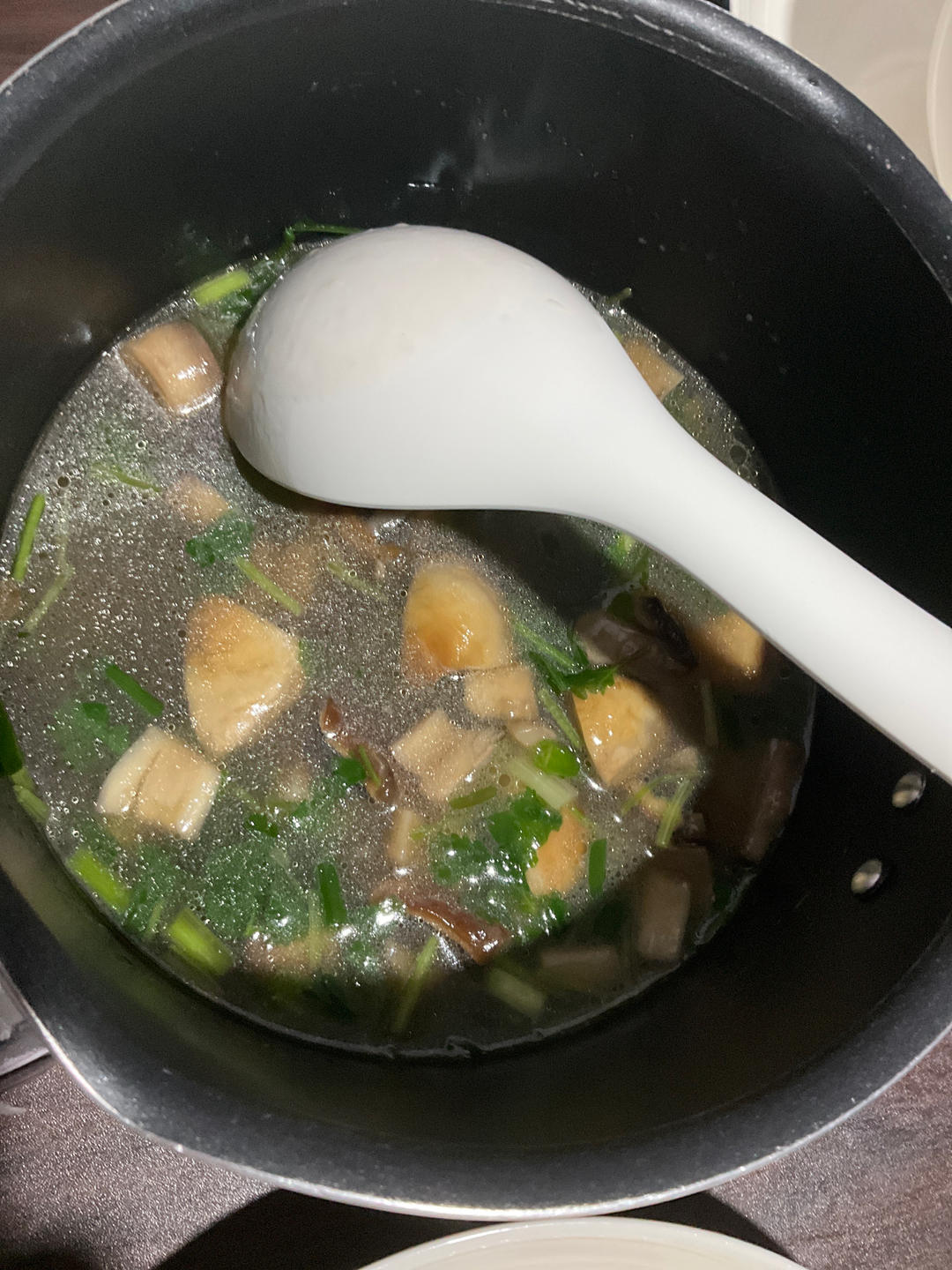 明明是素汤 却鲜得像鸡汤一样的「口蘑汤」