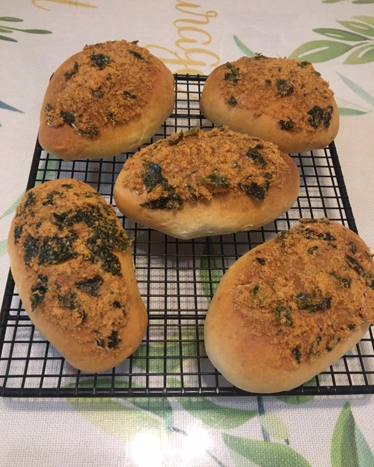 里松外松肉松面包