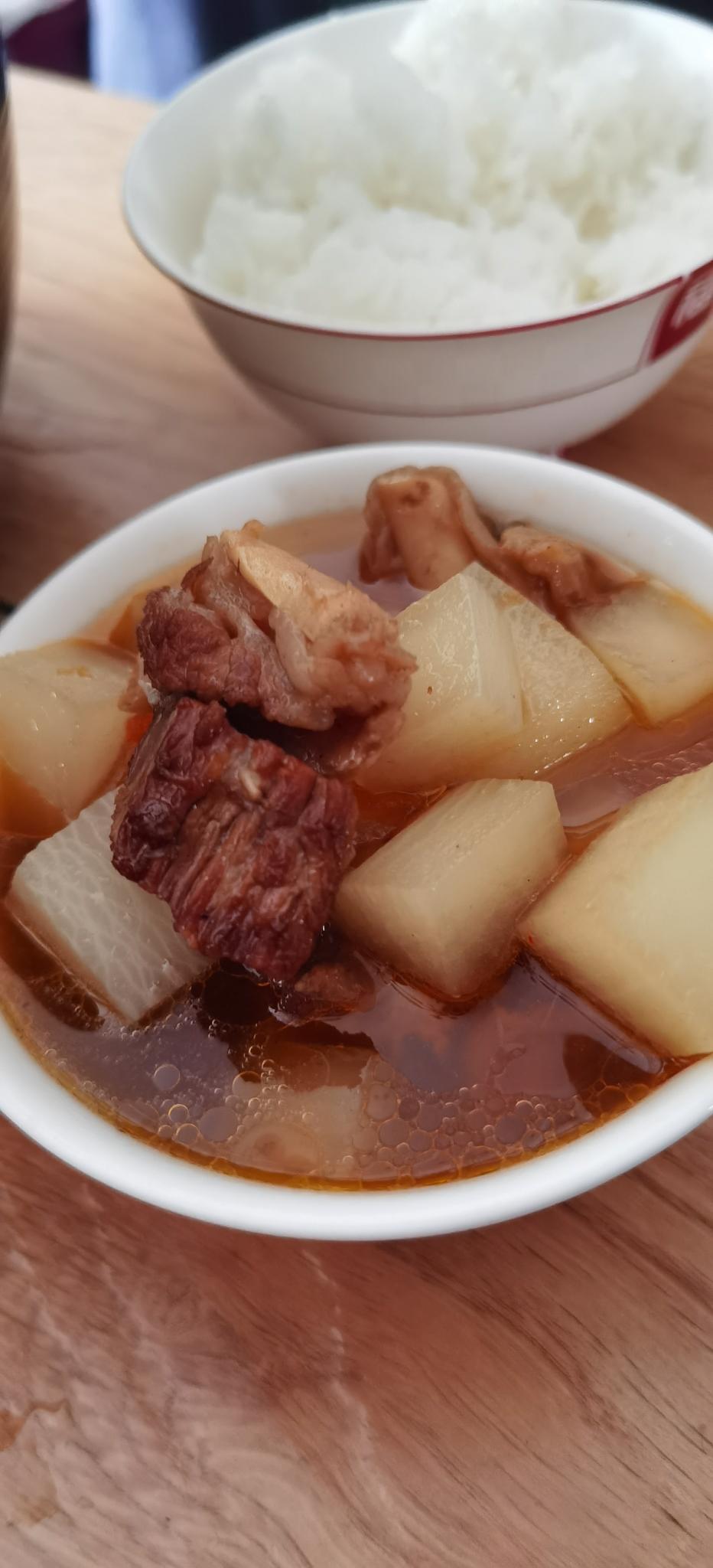 牛肉炖萝卜