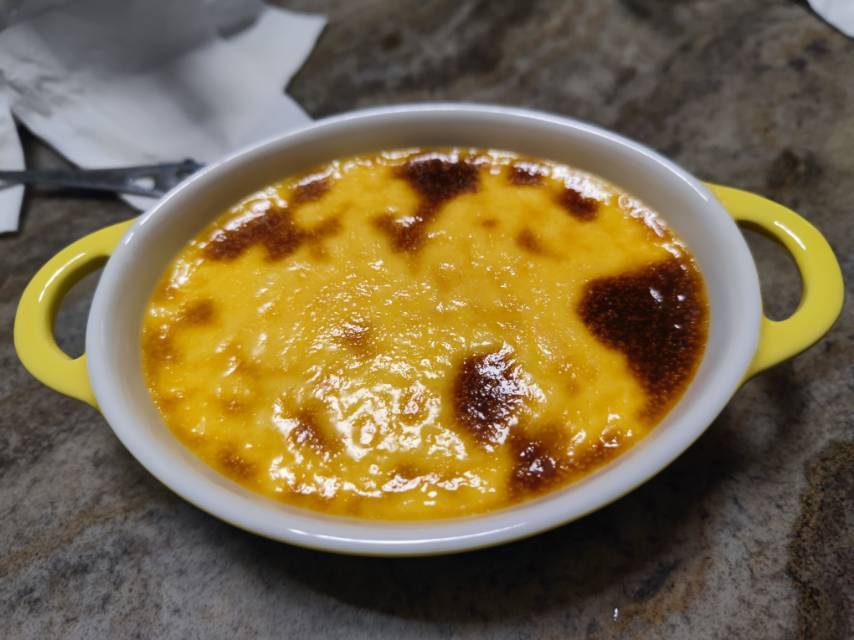 Crèmebrulée。法式烤布雷。焦糖布丁。