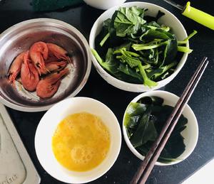 菠菜海鲜汤的做法 步骤1