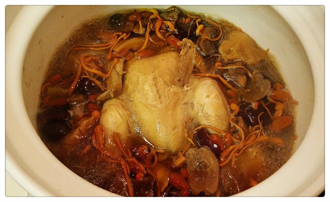 虫草花滋补鸡汤的做法