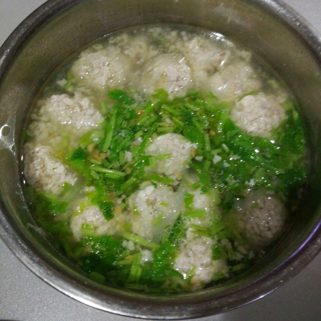 【10分钟系列】白萝卜豆腐圆子汤