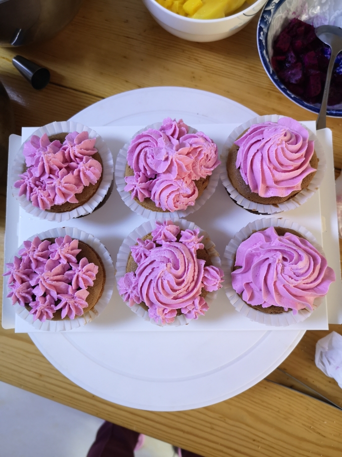 自制天然色素 粉色 生日蛋糕裱花的做法 步骤8