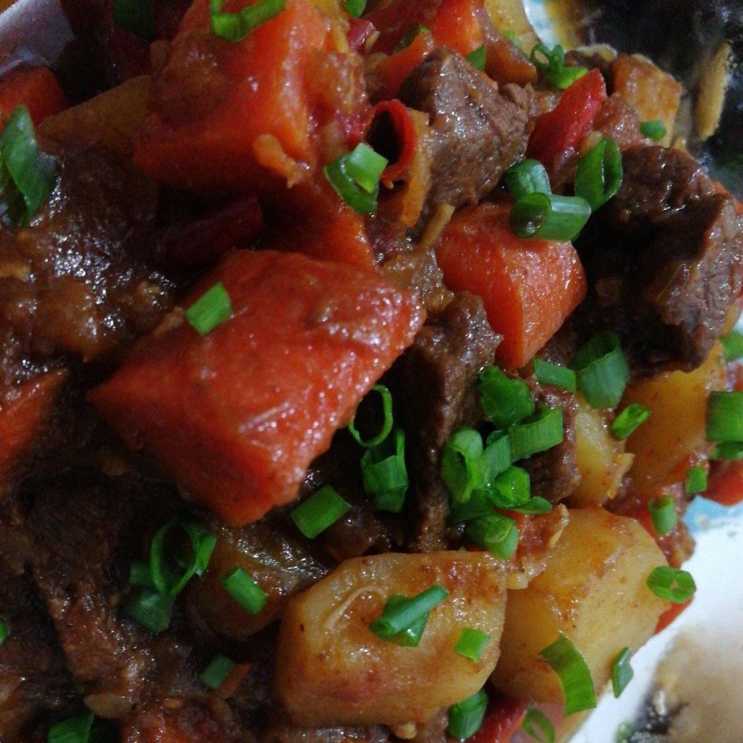 红烧牛肉土豆 （独家秘制）