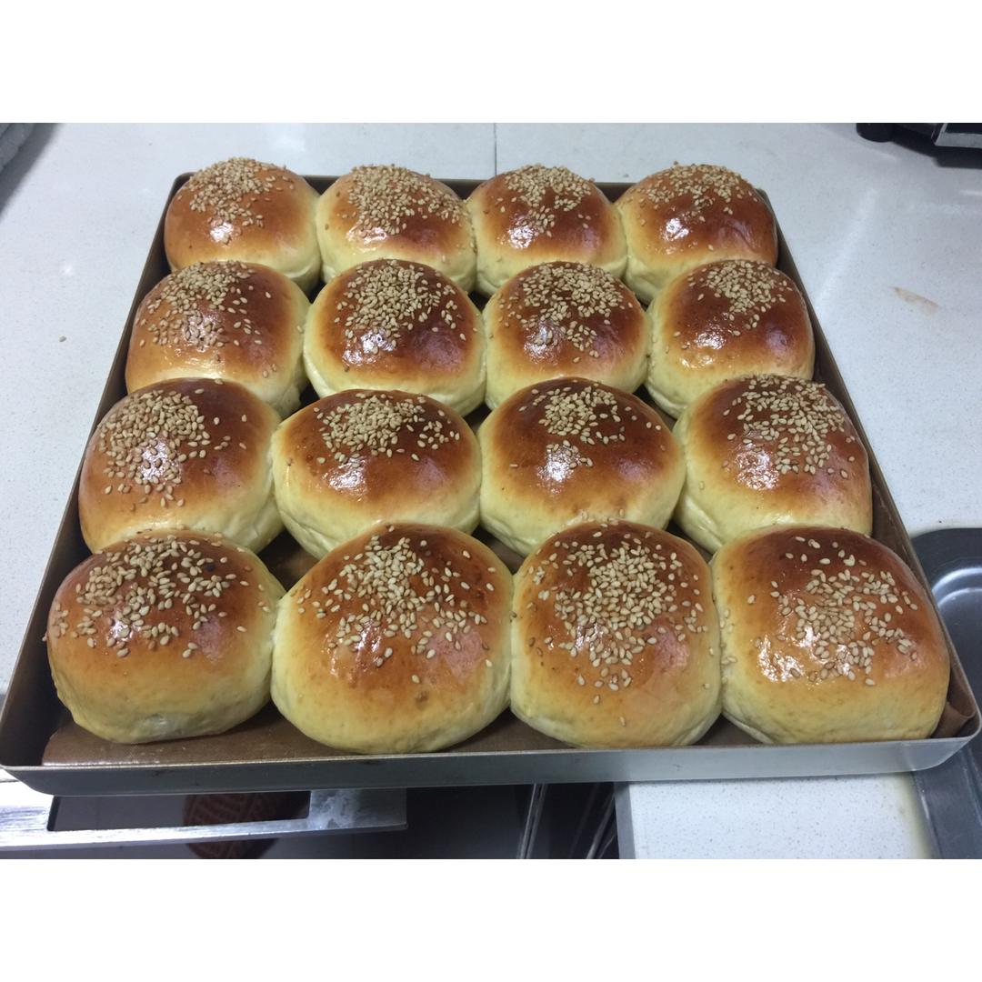 大人小孩都爱不释口的【蜂蜜牛奶小餐包】