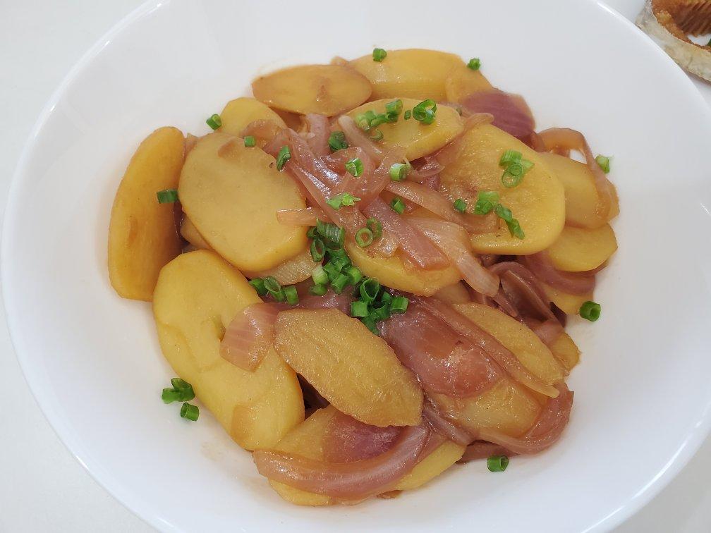 芥粒的下厨记录做的三分钟快手菜(洋葱炒土豆)