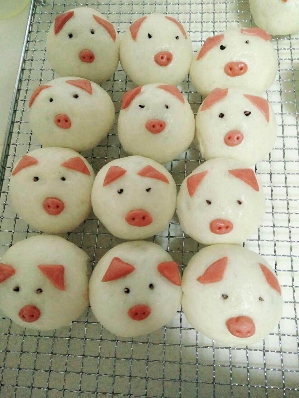 可爱的小猪豆沙包