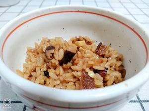 香肠香菇冬笋芋艿焖饭的做法 步骤6